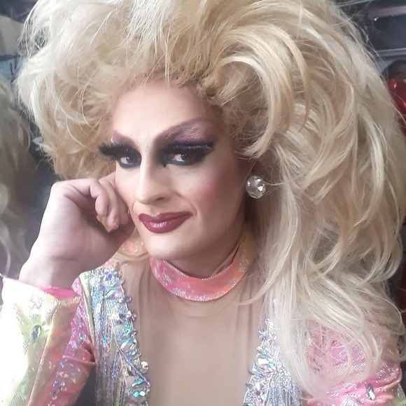 Meet your Posher, Nathan/Errmaa Gawd - Picture 1 of 2